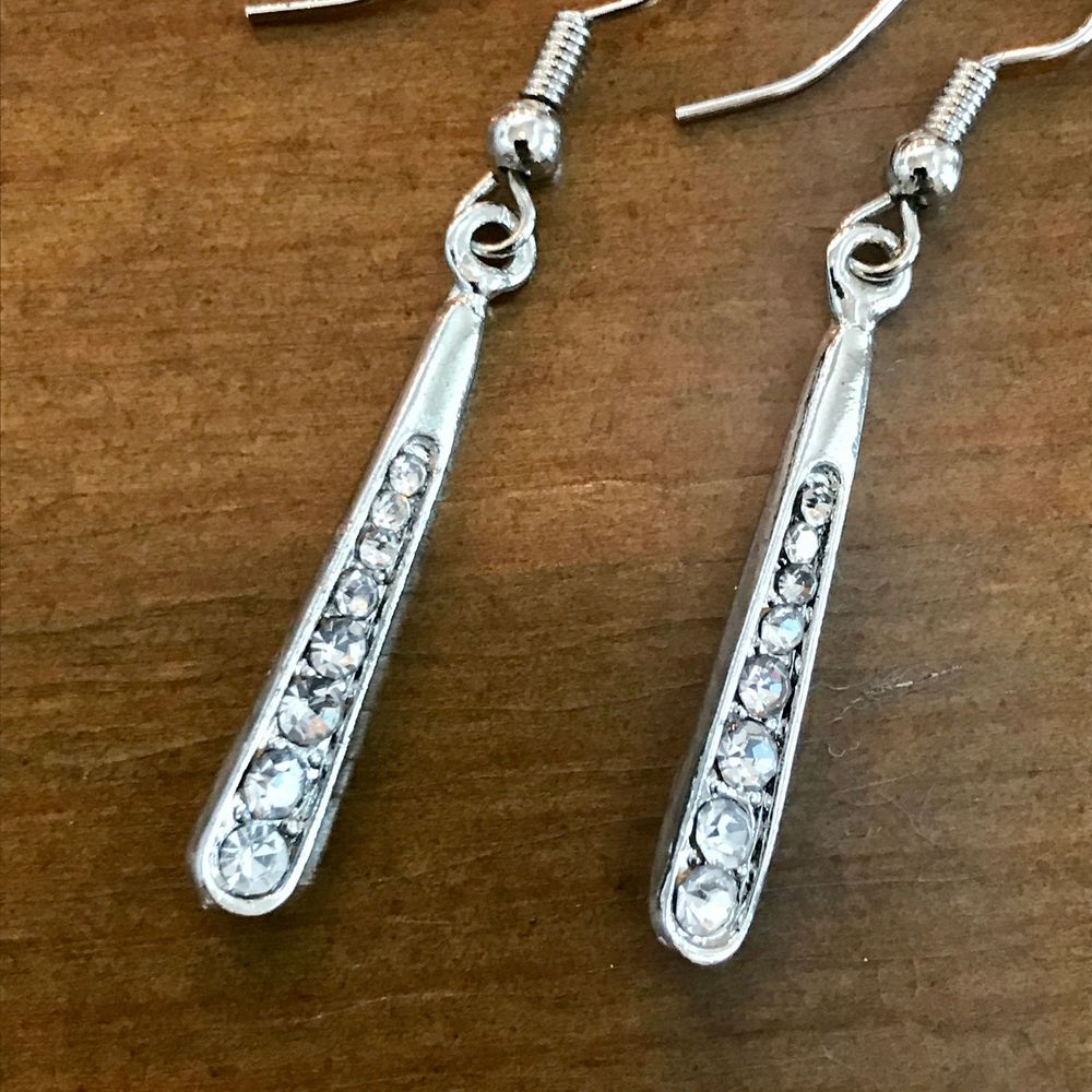 Cubic zirconia Silver Drop Earrings NWT
